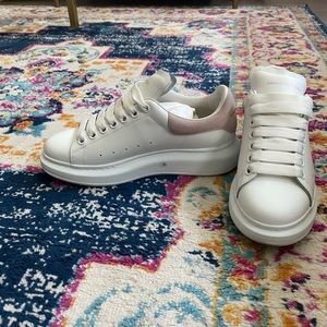 Alexander McQueen : 38.5